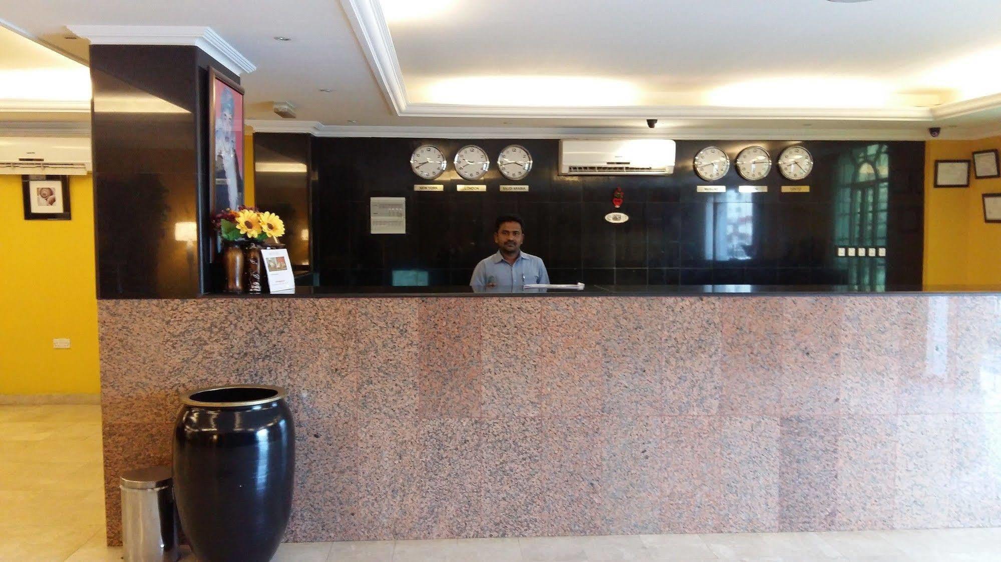 OYO 117 Majestic Hotel Wādī Kabīr Exterior foto