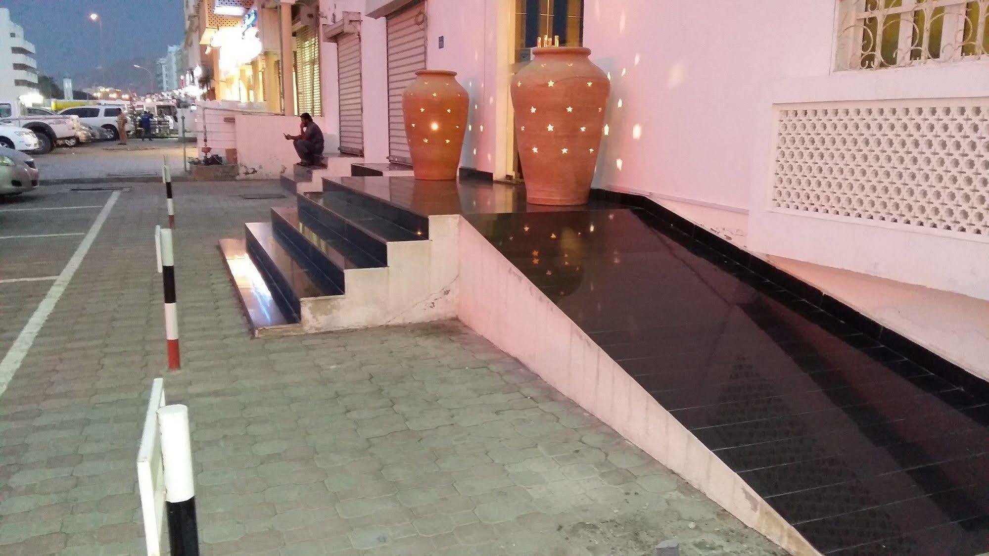 OYO 117 Majestic Hotel Wādī Kabīr Exterior foto