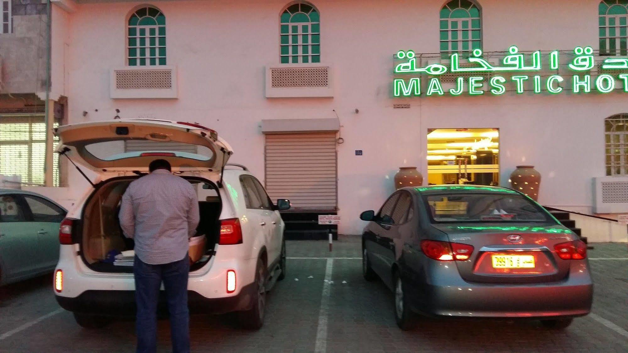 OYO 117 Majestic Hotel Wādī Kabīr Exterior foto